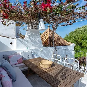 Casa Dona Ana Tavira