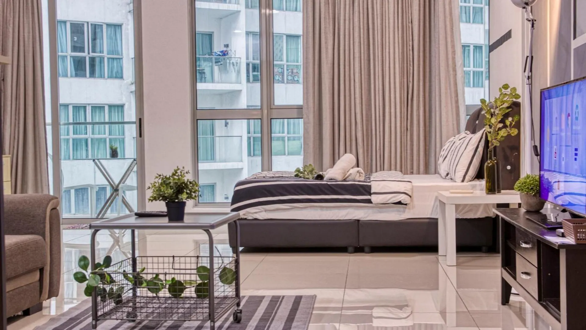 Regalia Residence The Sky Pool Suite Kuala Lumpur